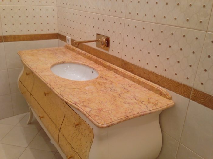 Crema_Valencia_marble