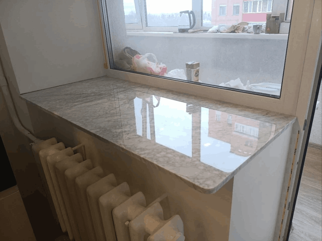 podokonnik iz mramora