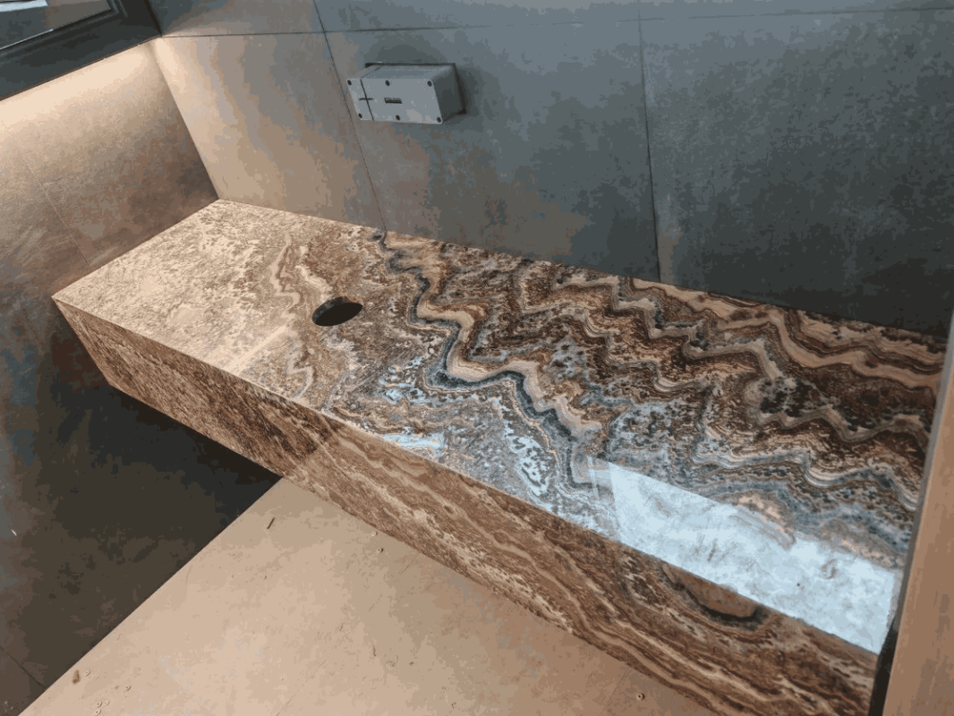 stoleshnitsa iz oniksa